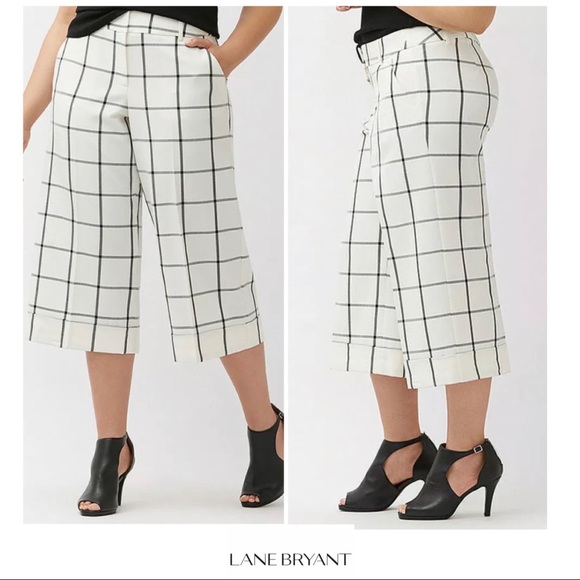Lane Bryant Pants - Lane Bryant White Windowpane Crop Pants